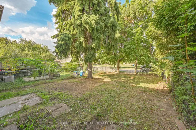 Additional image 41 of 32 Woodsview Ave