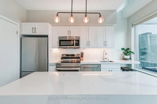 Additional image 13 of 55 East Liberty St Unit 1210