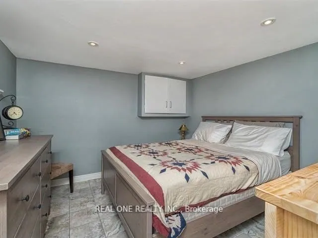 Additional image 15 of 34 Vassar Dr