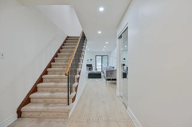 Additional image 6 of 32 Woodsview Ave