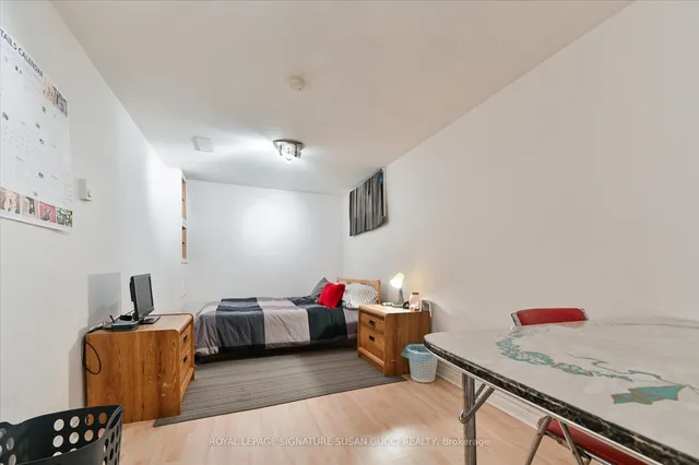 Additional image 20 of 44 Crewe Ave