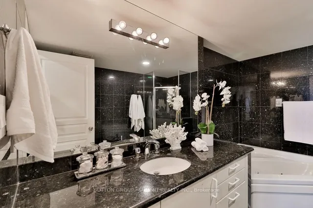 Additional image 33 of 102 Bloor St Unit Ph07