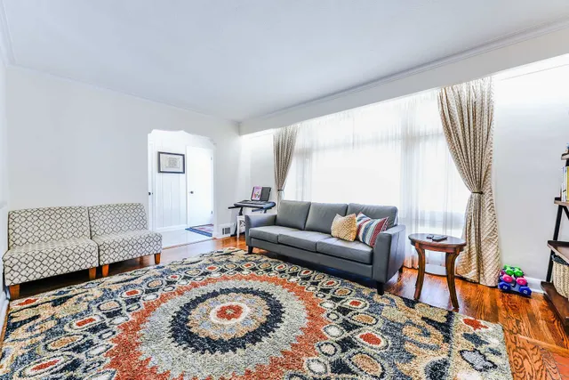 Additional image 6 of 3987 Bloor St