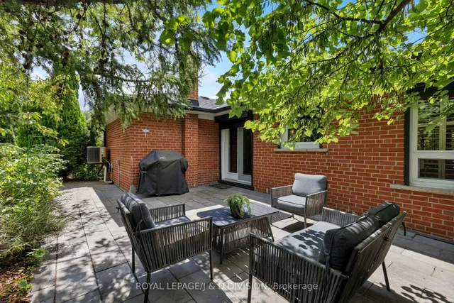 Additional image 41 of 27 Paramount Crt