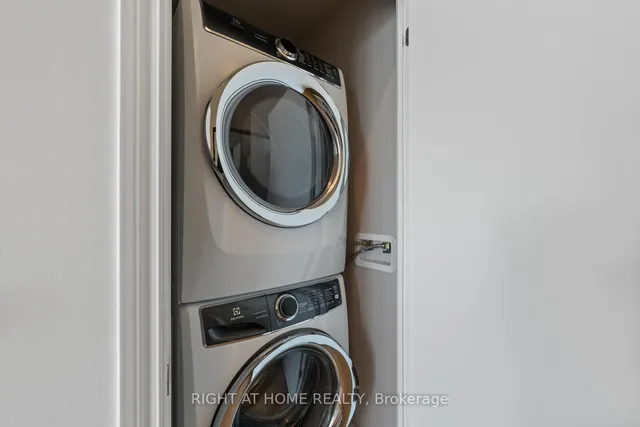 Additional image 36 of 608 Richmond St. W St Unit LPH02