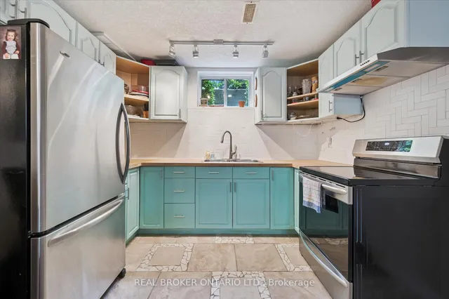 Additional image 37 of 18 Pearwood Crt