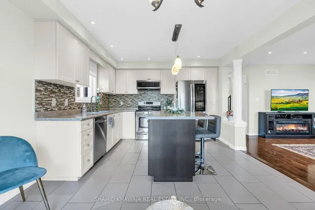 Additional image 11 of 38 Woodbine Ave