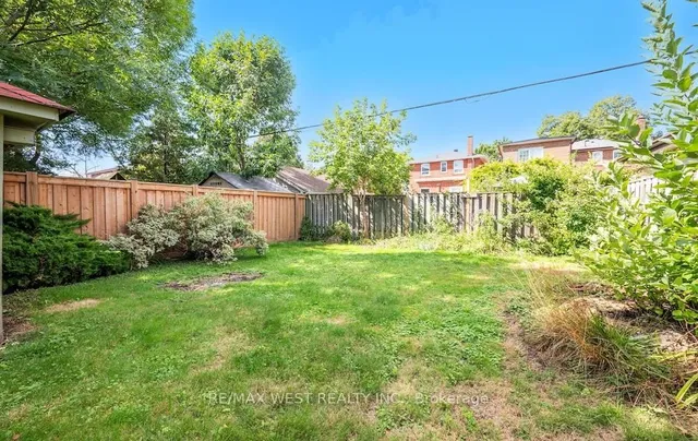 Additional image 36 of 6 Robindale Ave