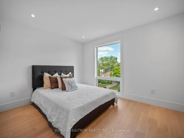 Additional image 37 of 60 ST HUBERT Ave