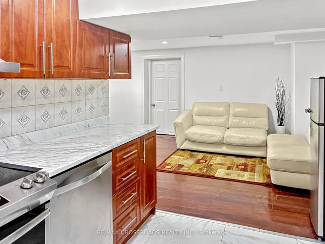 Additional image 25 of 46 Ronway Cres