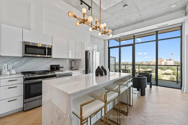 Additional image 6 of 608 Richmond St. W St Unit LPH02