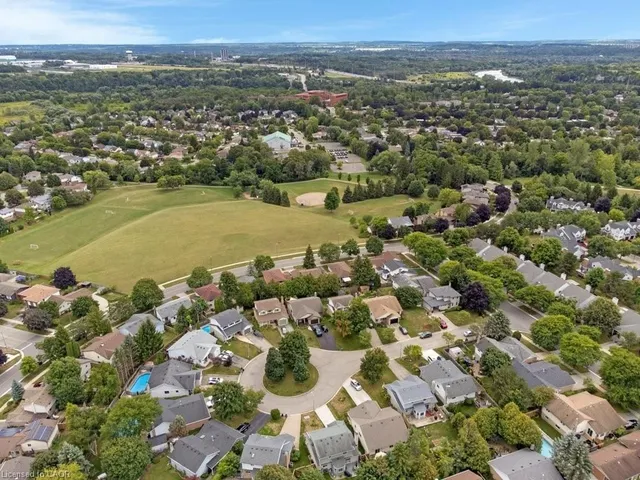 Additional image 35 of 15 Quinte Cres Unit 15