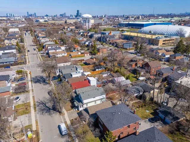 Additional image 46 of 39 Twenty Fourth St