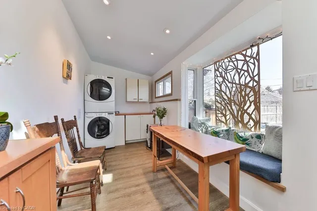 Additional image 18 of 39 Twenty Fourth St