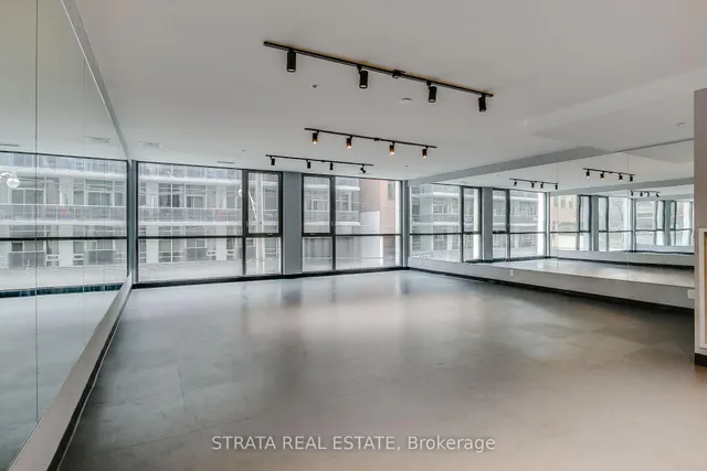 Additional image 25 of 39 Brant St Unit 512