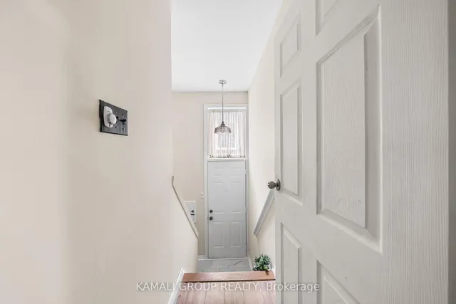 Additional image 30 of 16 Elise Terr