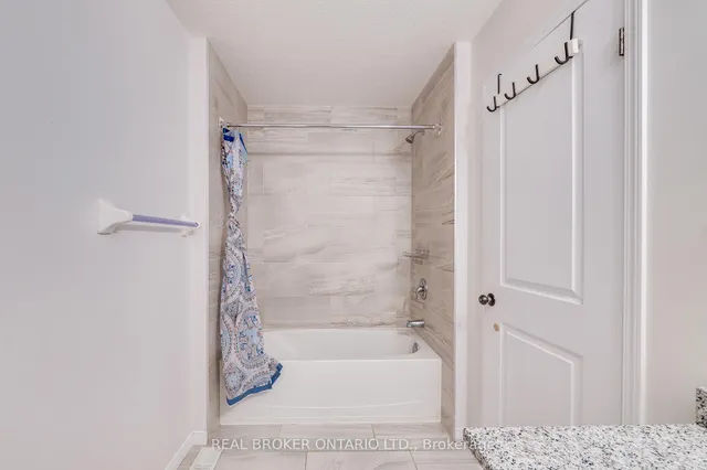 Additional image 32 of 326 Moorlands Cres