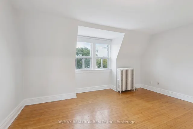 Additional image 44 of 10 Coxwell Ave