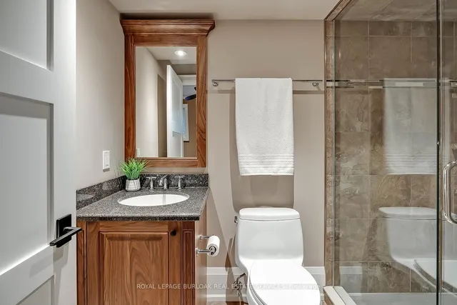 Additional image 36 of 253 Rossmore Blvd