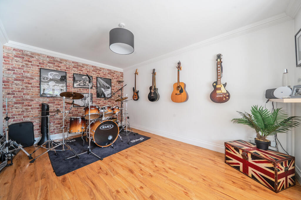 Additional image 11 of The Drive, Welwyn, AL6