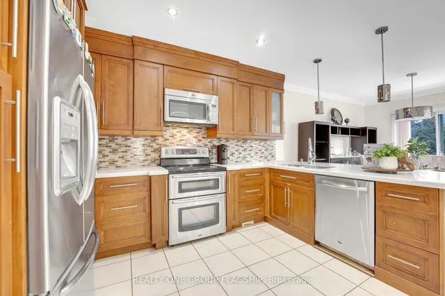 Additional image 13 of 1128 Knotty Pine Grve