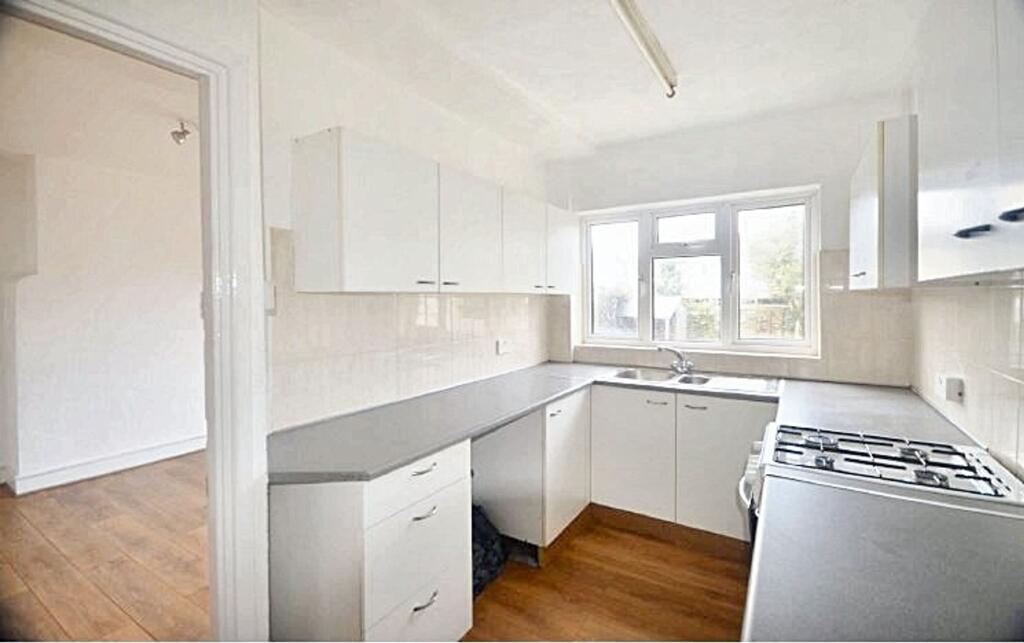 Additional image 5 of Harvey Road, London Colney, AL2
