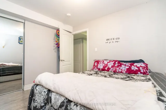 Additional image 32 of 5 Finsbury Dr