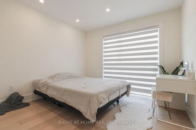 Additional image 25 of 584 WALKERS Line