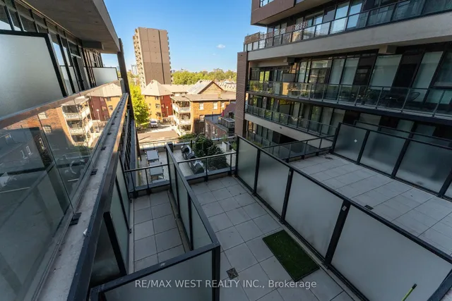 Additional image 21 of 270 Dufferin St Unit 413