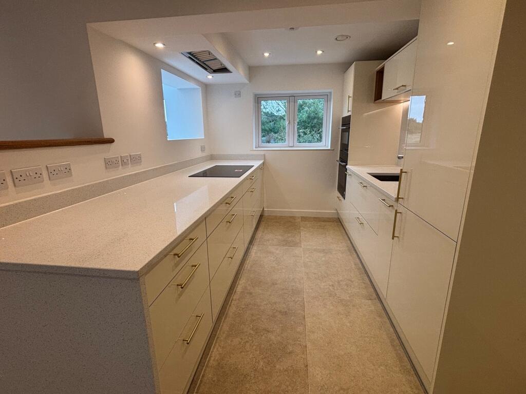 Additional image 3 of High Street, Colney Heath, AL4