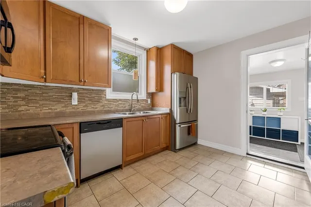 Additional image 6 of 150 Garside Ave