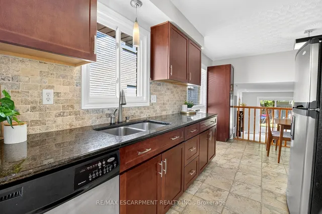Additional image 13 of 150 Solomon Cres