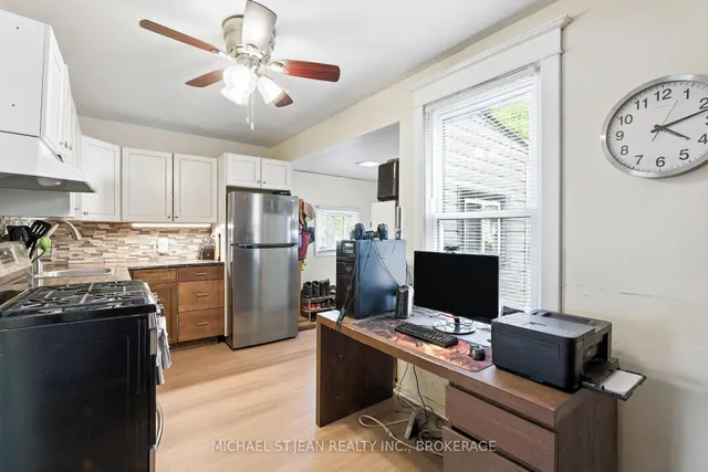 Additional image 12 of 98 Tuxedo Ave