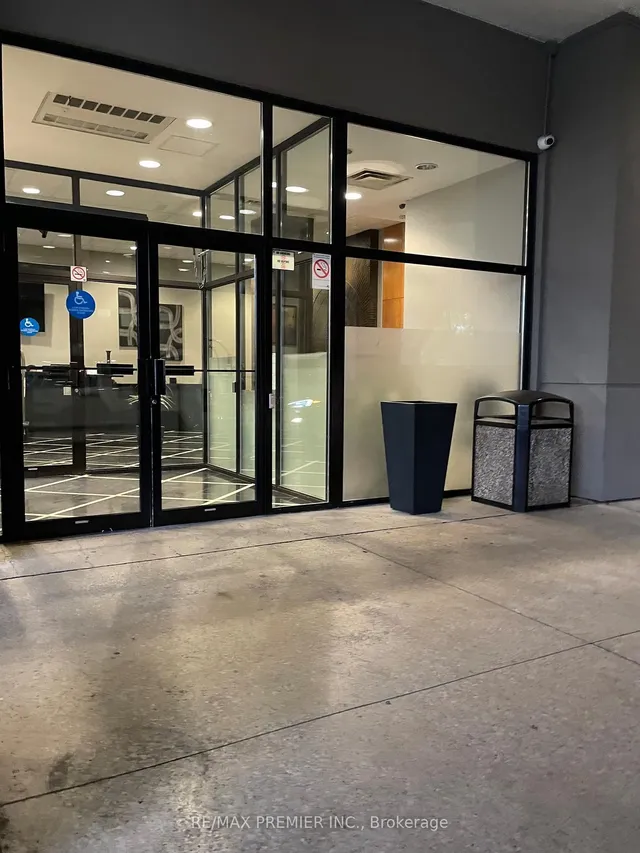 2737 Keele St Unit 325