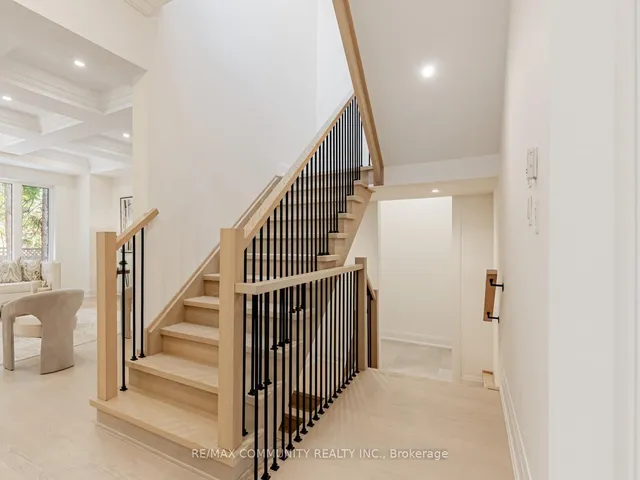 Additional image 17 of 43 Sugarbush Sq