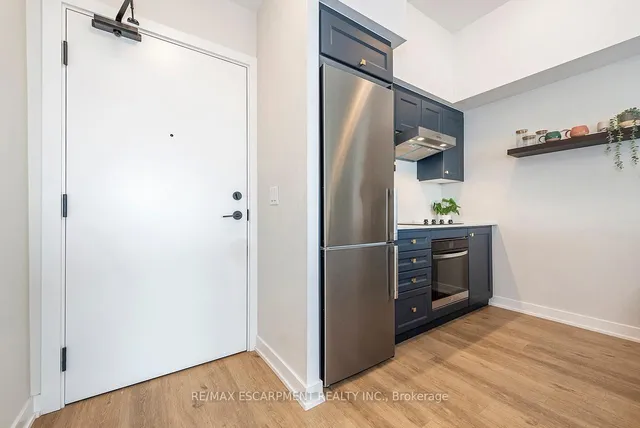 Additional image 3 of 600 North Service Rd Unit 606