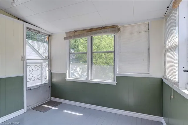 Additional image 23 of 257 Broadway Ave