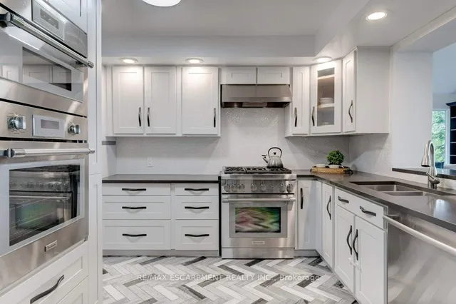 Additional image 19 of 636 WEST OVAL Dr