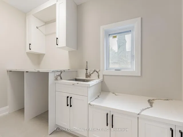 Additional image 31 of 37 Sugarbush Sq