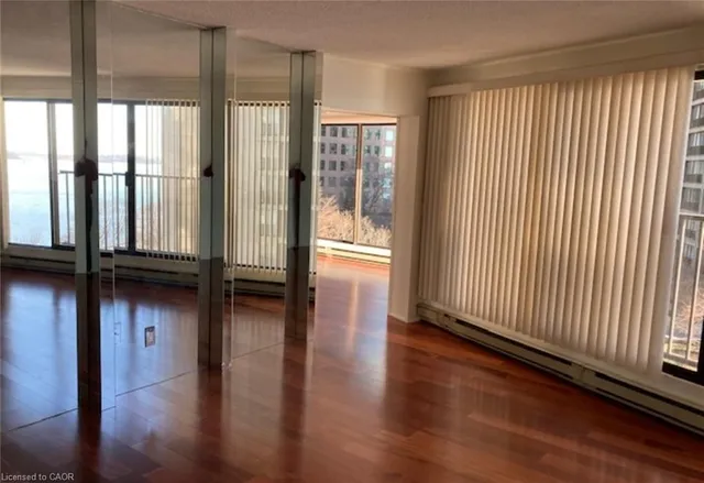 Additional image 4 of 65 Harbour Sq Unit 906