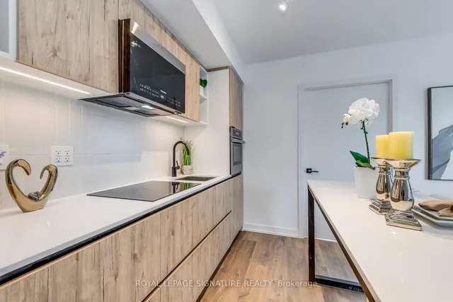 Additional image 8 of 2 Augusta Ave Unit 1003