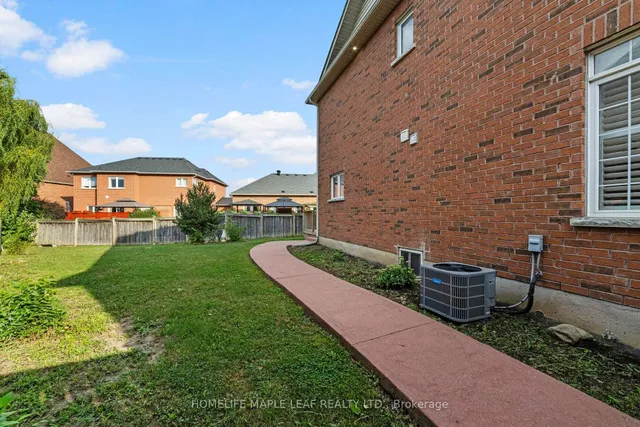 Additional image 36 of 18 Regis Circ