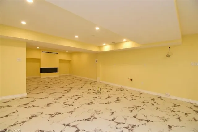 Additional image 25 of 43 Lowinger Ave