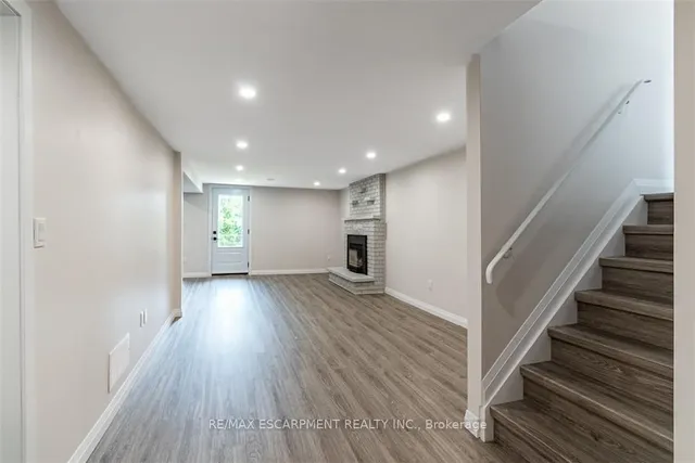 Additional image 32 of 444 QUEEN VICTORIA Dr