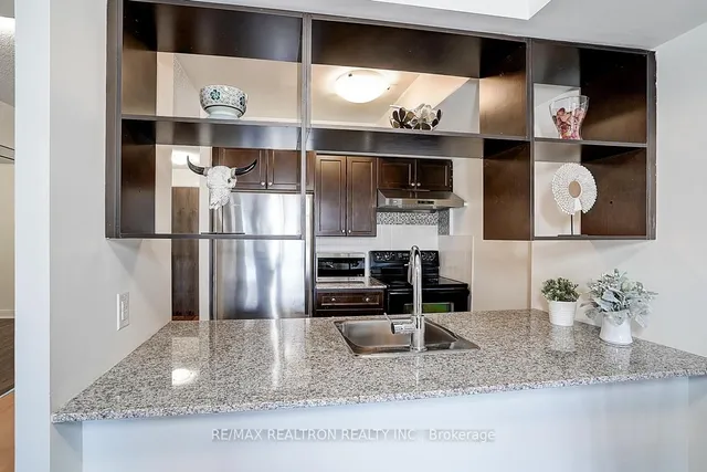 Additional image 7 of 135 Village Green Sq Unit 3220