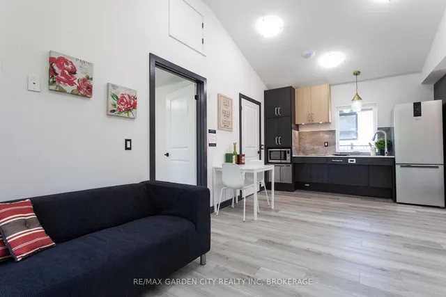 Additional image 31 of 23 Warren Ave