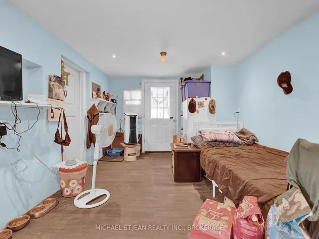 Additional image 21 of 110 Emerald St