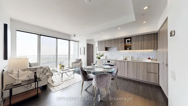 Additional image 7 of 17 Bathurst St Unit 3302