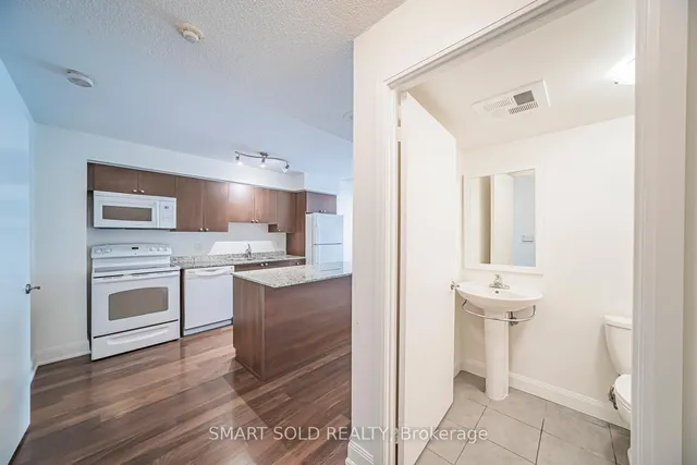 Additional image 13 of 2191 Yonge St Unit 901