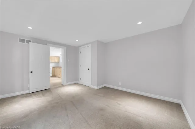 Additional image 32 of 441 Elmwood Ave